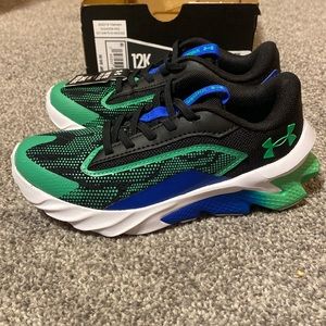 NWT Under Armour BPS Scramjet 4 boys sneakers size 12